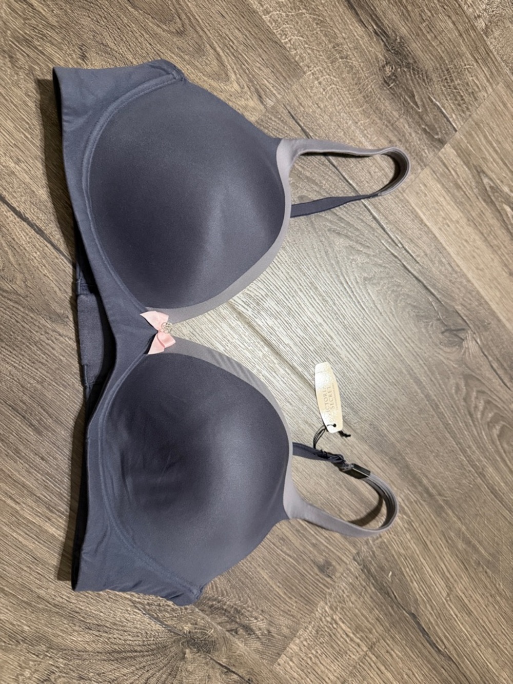 Victoria’s Secret Smooth T-Shirt Wireless Bra Charcoal Gray with Pink Accent 36D
